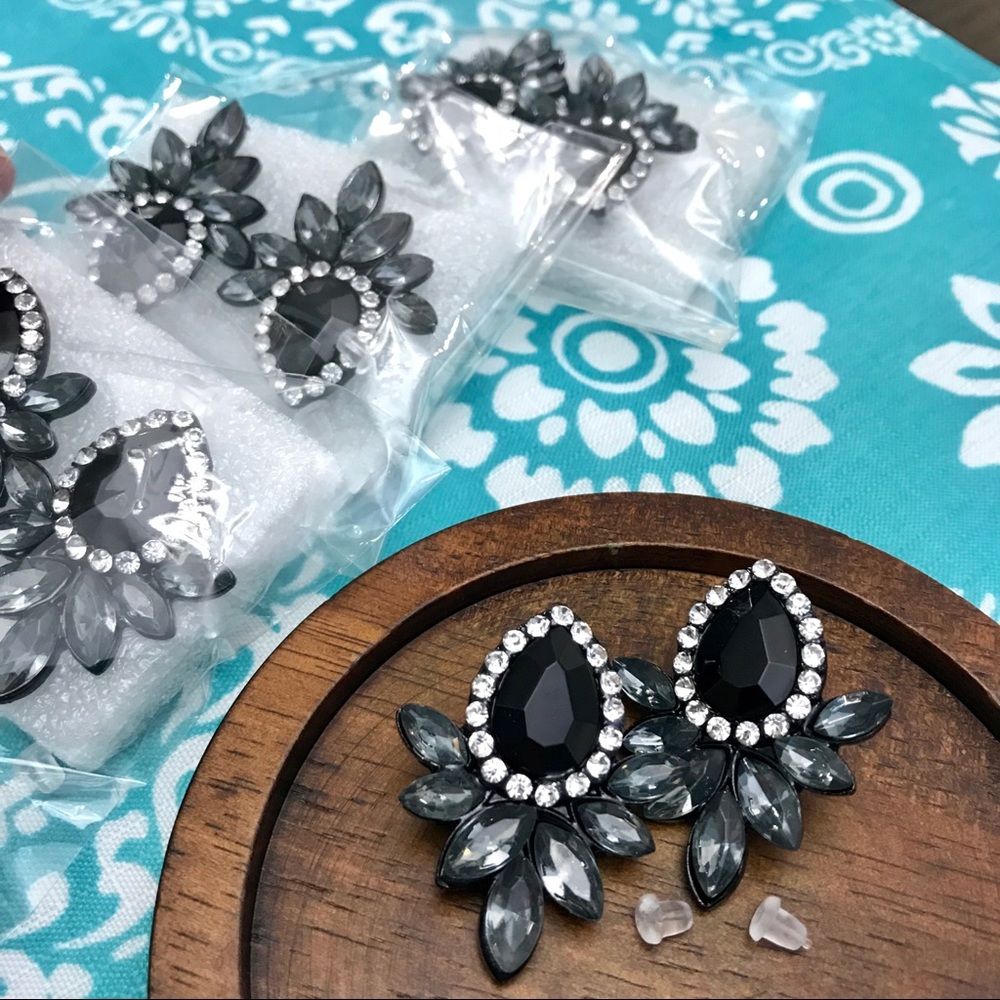 NEW!💙💎BLACK! BLING! EARRINGS!💎💙SO BEAUTIFUL!!! - Picture 4 of 6
